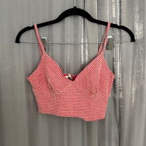 pink textured cropped top